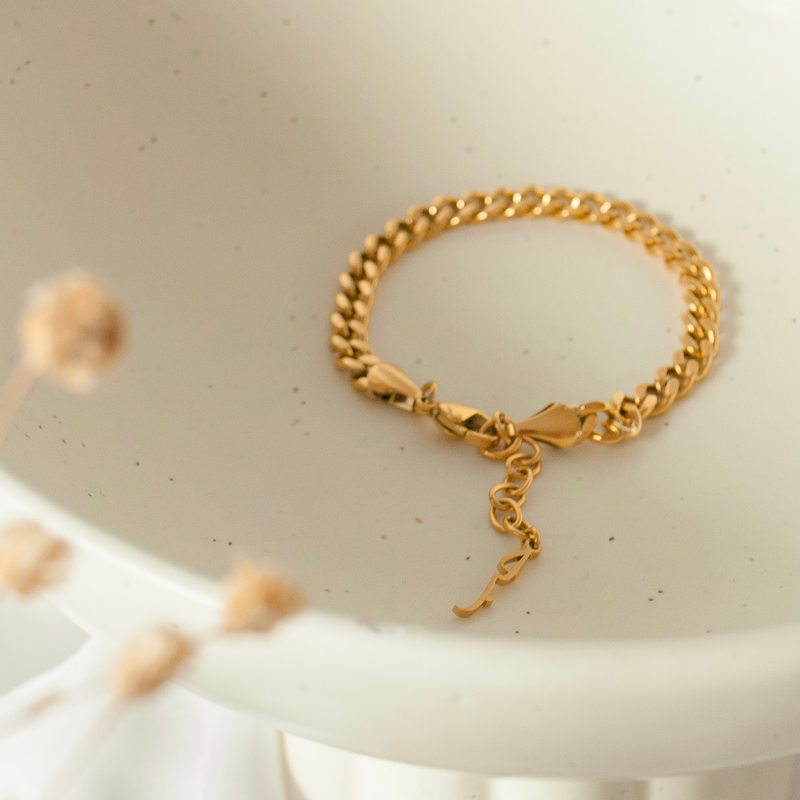Arabic hubb love bracelet 